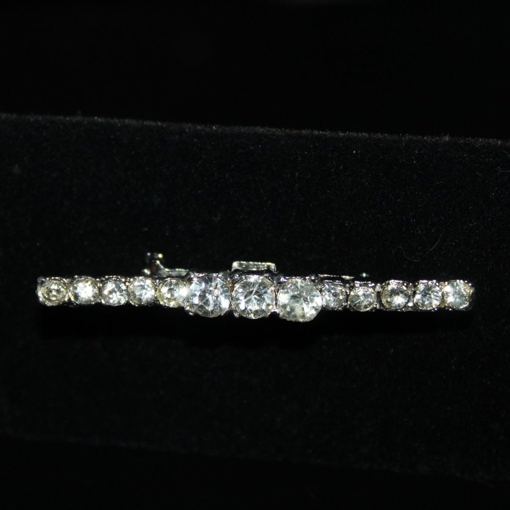 Estate Vintage Silver tone Rhinestone Lapel Pin